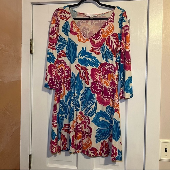 Diane Von Furstenberg Dresses & Skirts - #96 DIANE VON FURSTENBERG KADEN SILK FLORAL V-NECK DRESS W. 3/4 SLEEVES SIZE 12